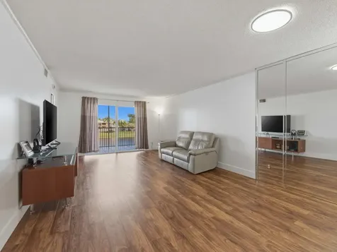 7292 S Devon Drive Tamarac FL 33321