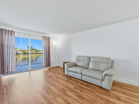 7292 S Devon Drive Tamarac FL 33321