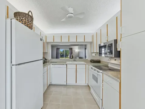 7292 S Devon Drive Tamarac FL 33321