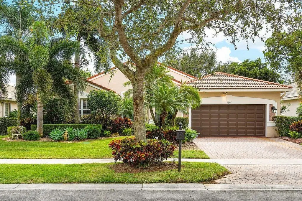 12105 Oakvista Drive Drive Boynton Beach FL 33437