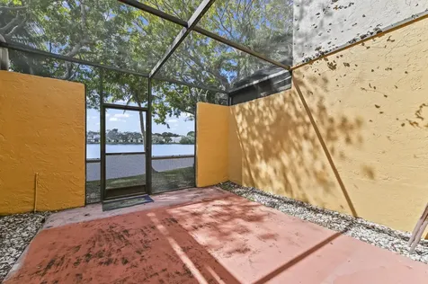 1464 NW 97th Terrace Pembroke Pines FL 33024