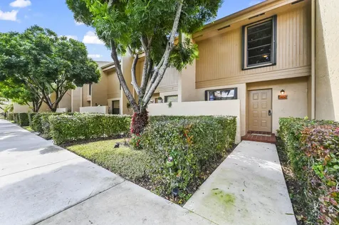 1464 NW 97th Terrace Pembroke Pines FL 33024