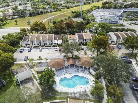 1464 NW 97th Terrace Pembroke Pines FL 33024