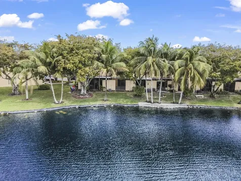 1464 NW 97th Terrace Pembroke Pines FL 33024