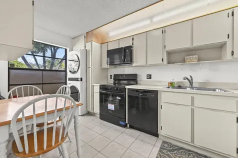 1464 NW 97th Terrace Pembroke Pines FL 33024