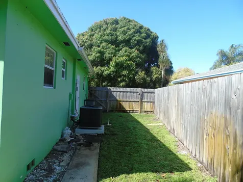 6902 S Plymouth Drive Lake Worth FL 33462