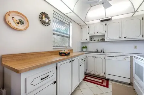 657 Brittany Delray Beach FL 33446