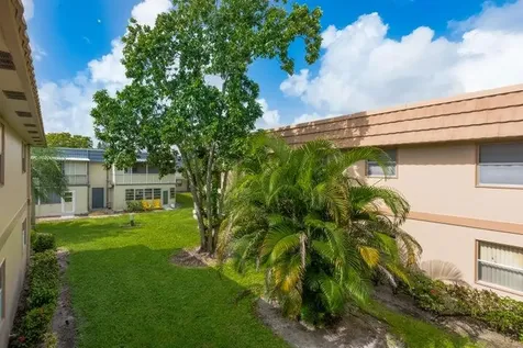 657 Brittany Delray Beach FL 33446