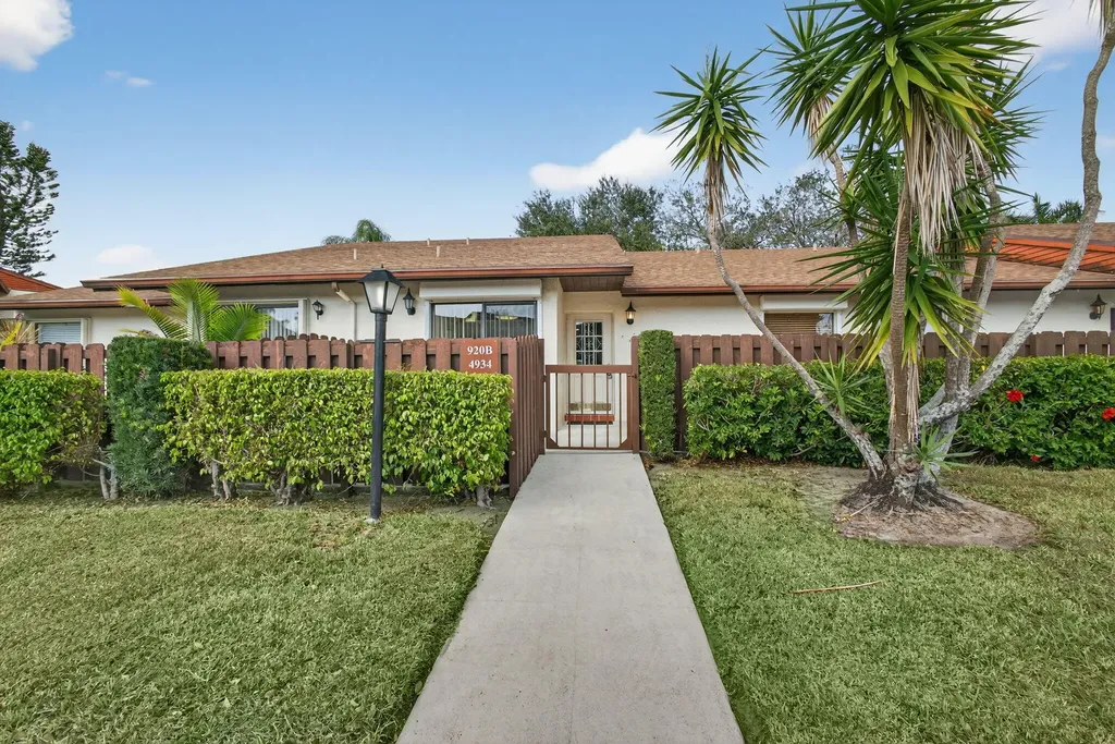 4934 Sable Pine Circle West Palm Beach FL 33417