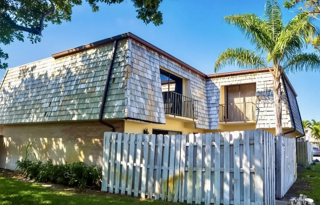 194 Lake Arbor Drive Palm Springs FL 33461