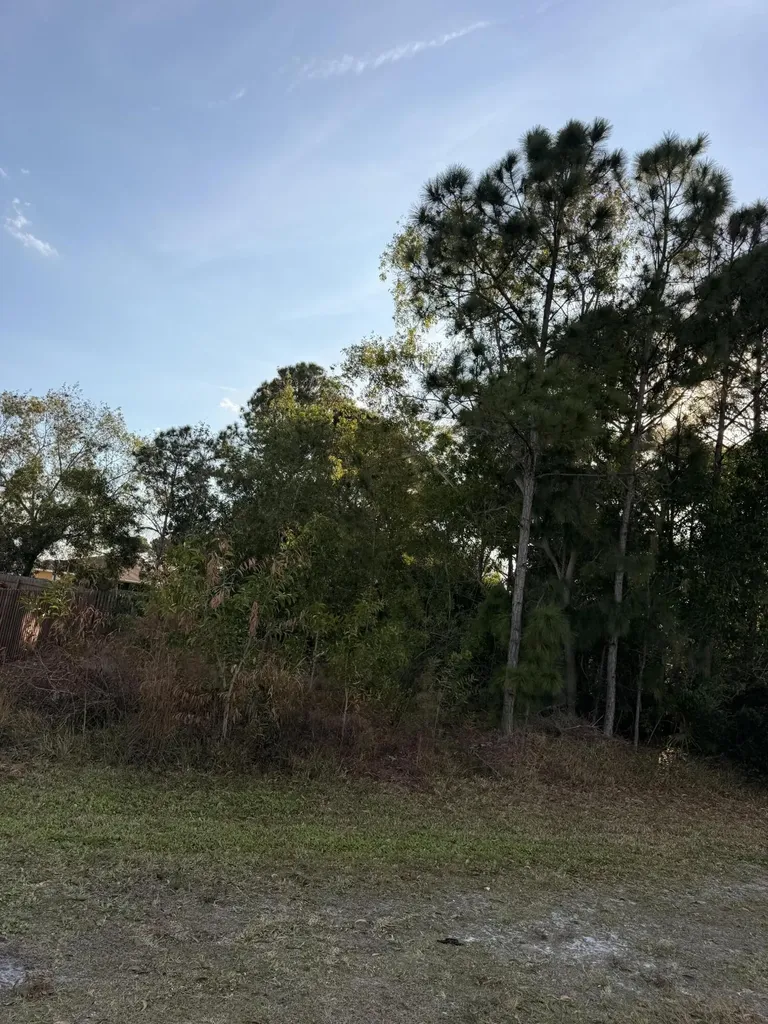 2112 SE Heathwood Circle Port Saint Lucie FL 34952