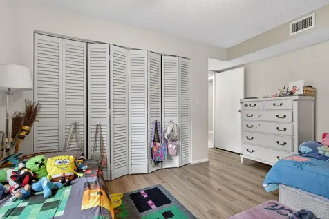 5900 Nw 44th Street Lauderhill FL 33319