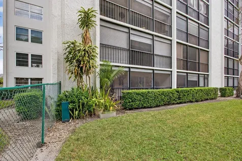 5900 Nw 44th Street Lauderhill FL 33319