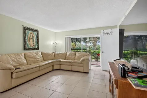 5900 Nw 44th Street Lauderhill FL 33319