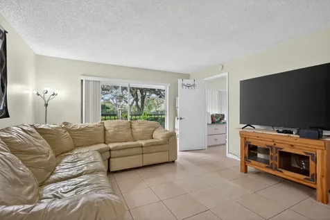 5900 Nw 44th Street Lauderhill FL 33319