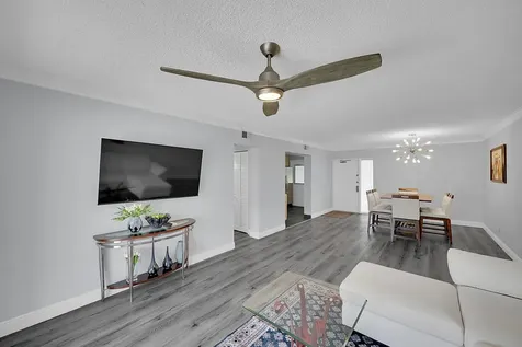 800 E Camino Real Boca Raton FL 33432