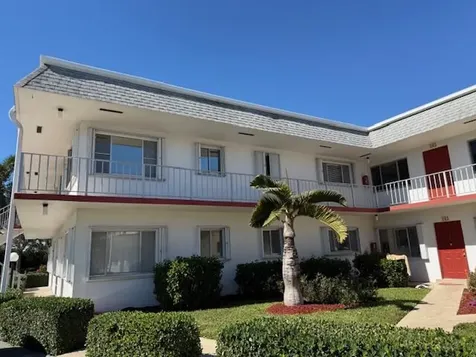 2840 Lake Osborne Drive Lake Worth Beach FL 33461