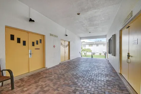 2840 Lake Osborne Drive Lake Worth Beach FL 33461