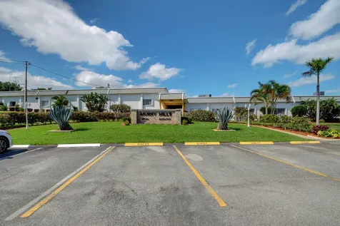 2840 Lake Osborne Drive Lake Worth Beach FL 33461
