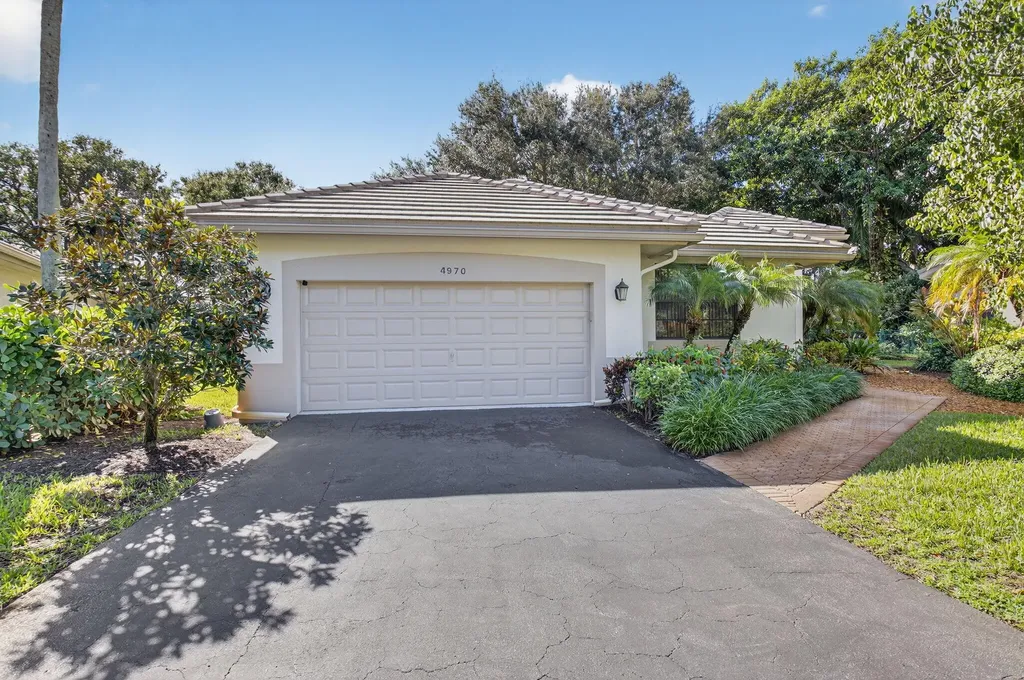 4970 Pine Tree Drive Boynton Beach FL 33436