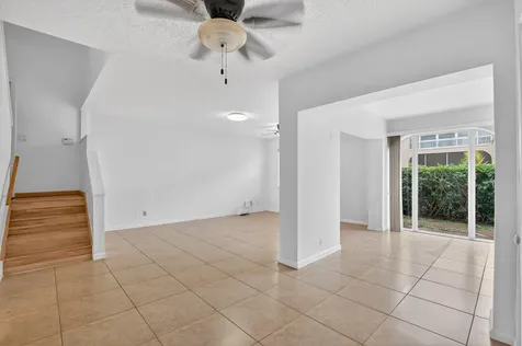 6671 Via Regina Boca Raton FL 33433