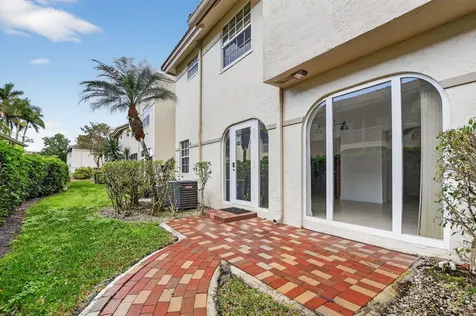 6671 Via Regina Boca Raton FL 33433