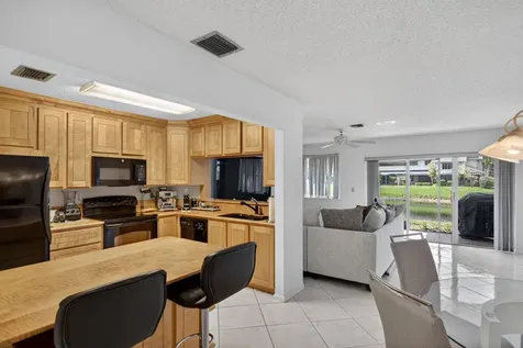 2274 Discovery Circle Deerfield Beach FL 33442