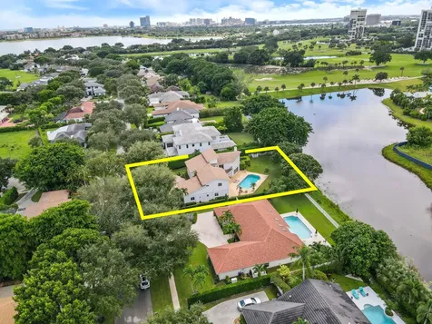 2801 Embassy Drive West Palm Beach FL 33401
