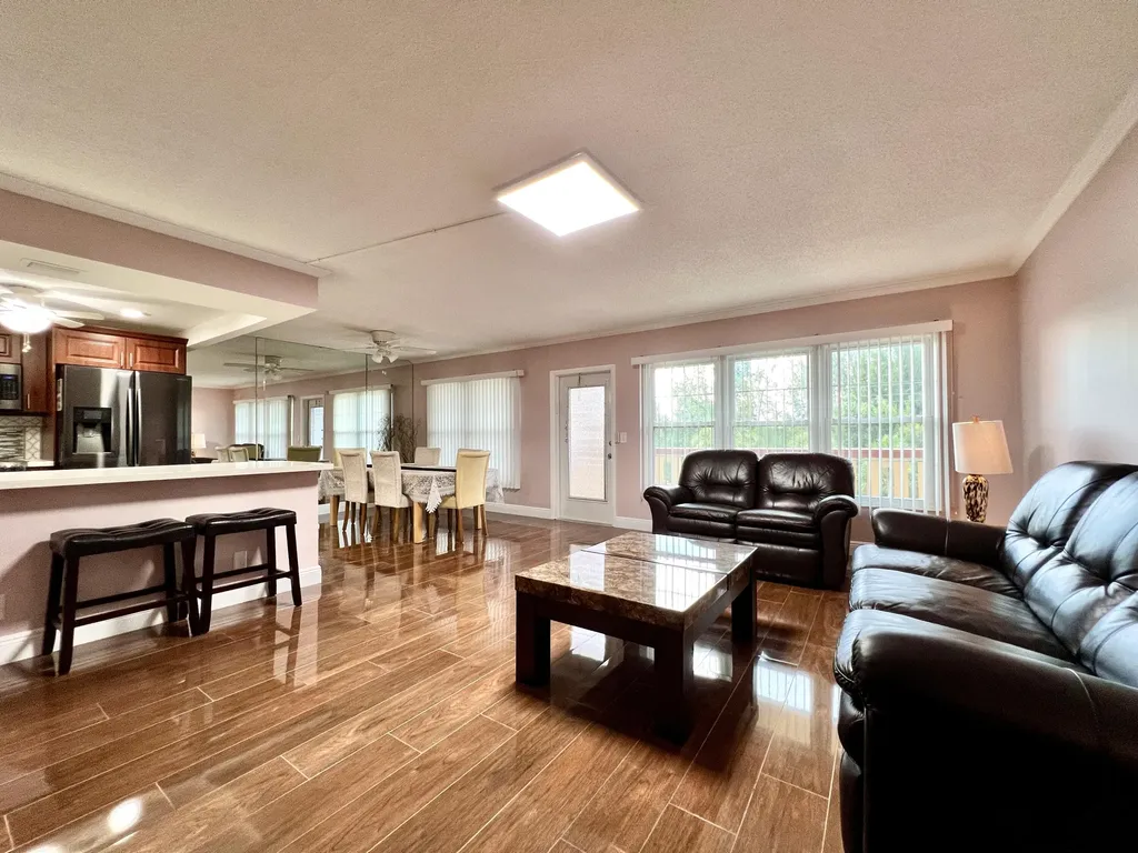 313 Wellington L West Palm Beach FL 33417