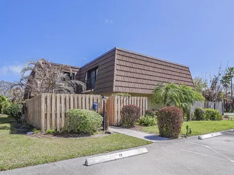 1166 6th Avenue Vero Beach FL 32960