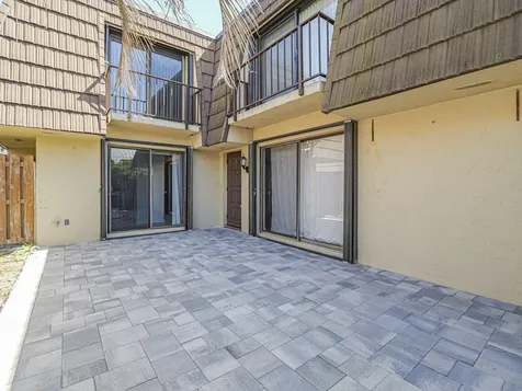 1166 6th Avenue Vero Beach FL 32960