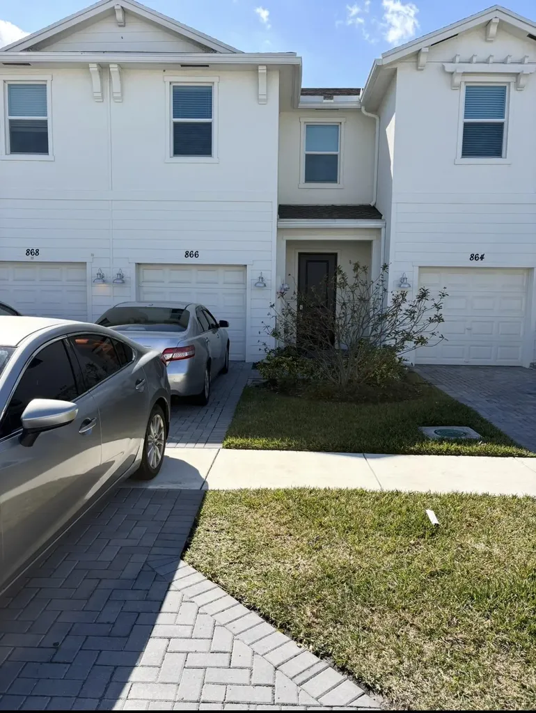 866 Se Grovebush Lane Port Saint Lucie FL 34984