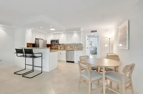 1072 Yarmouth D Boca Raton FL 33434