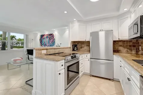 1072 Yarmouth D Boca Raton FL 33434