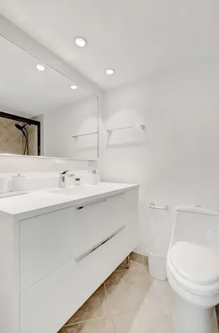 1072 Yarmouth D Boca Raton FL 33434