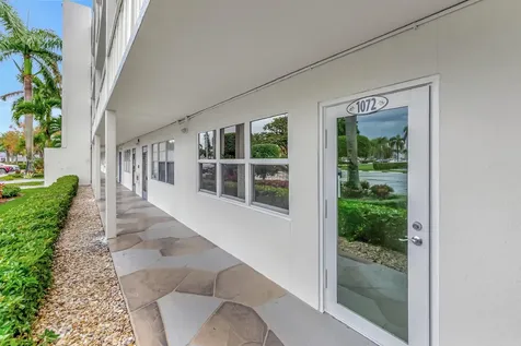 1072 Yarmouth D Boca Raton FL 33434