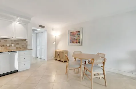 1072 Yarmouth D Boca Raton FL 33434