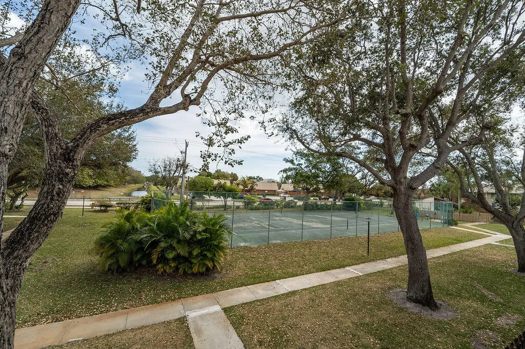 3402 E Gardens East Drive Palm Beach Gardens FL 33410
