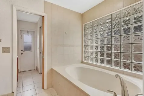 1280 Nw 114th Avenue Coral Springs FL 33071