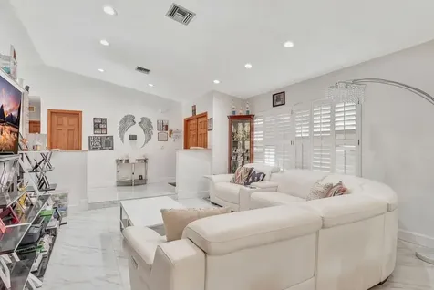 1280 Nw 114th Avenue Coral Springs FL 33071