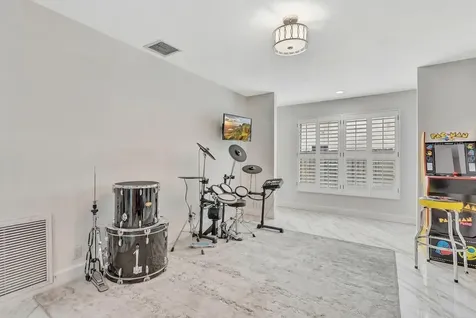 1280 Nw 114th Avenue Coral Springs FL 33071
