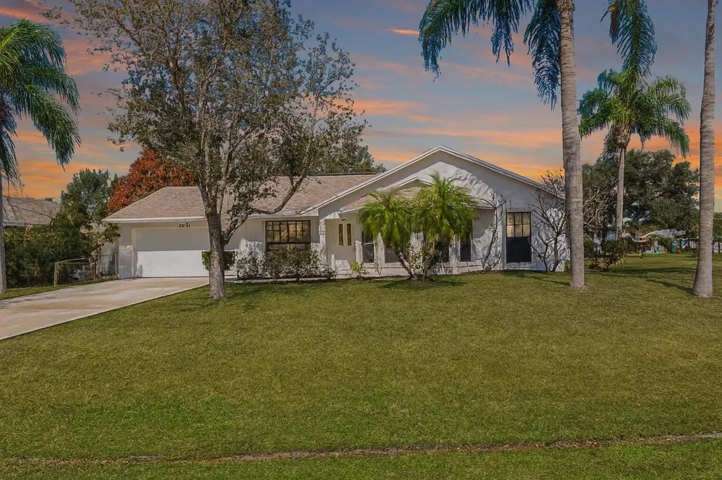 6935 Nw Hershy Circle Port Saint Lucie FL 34983