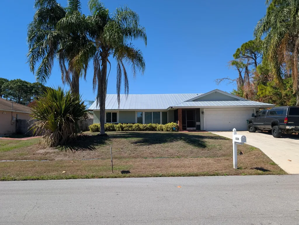 1534 Se Sutton Street Port Saint Lucie FL 34953