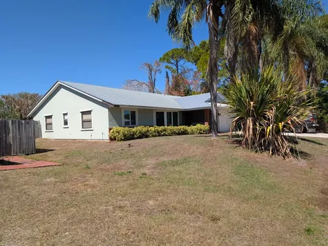 1534 Se Sutton Street Port Saint Lucie FL 34953