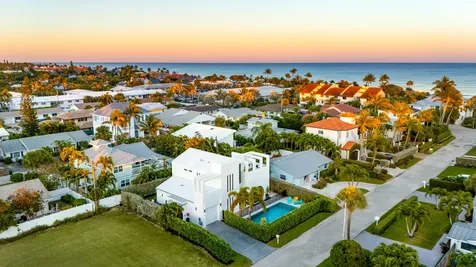21 Hersey Drive Ocean Ridge FL 33435