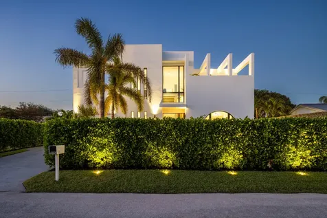 21 Hersey Drive Ocean Ridge FL 33435