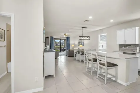 479 Se Vallarta Drive Port Saint Lucie FL 34984