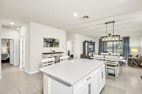 479 Se Vallarta Drive Port Saint Lucie FL 34984