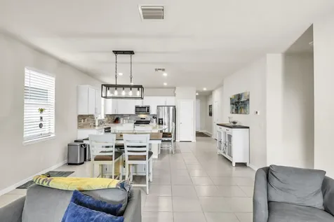 479 Se Vallarta Drive Port Saint Lucie FL 34984