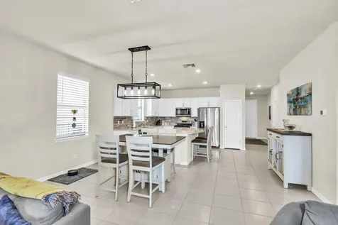 479 Se Vallarta Drive Port Saint Lucie FL 34984